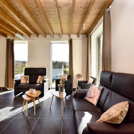 Σπίτι διακοπών Cosy In With Garden